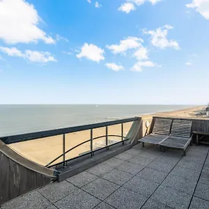 Penthouse App Met Imposant&eindeloos Zeezicht , Middelkerke België